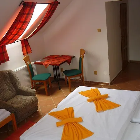 Restaurace A U Lva Gasthuis Karlštejn