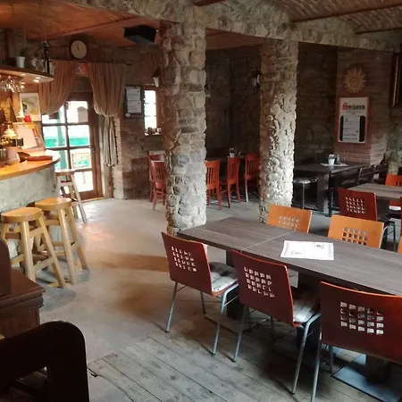Restaurace A U Lva * Karlštejn
