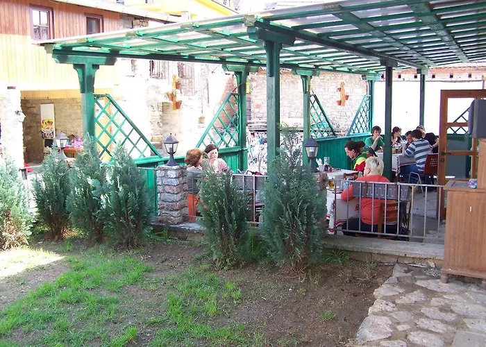 Penzion Restaurace A U Lva 3*