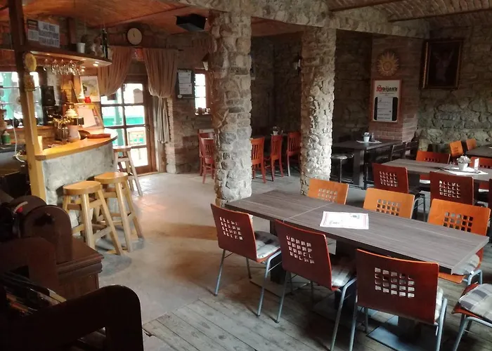 Restaurace A U Lva 3* Karlštejn