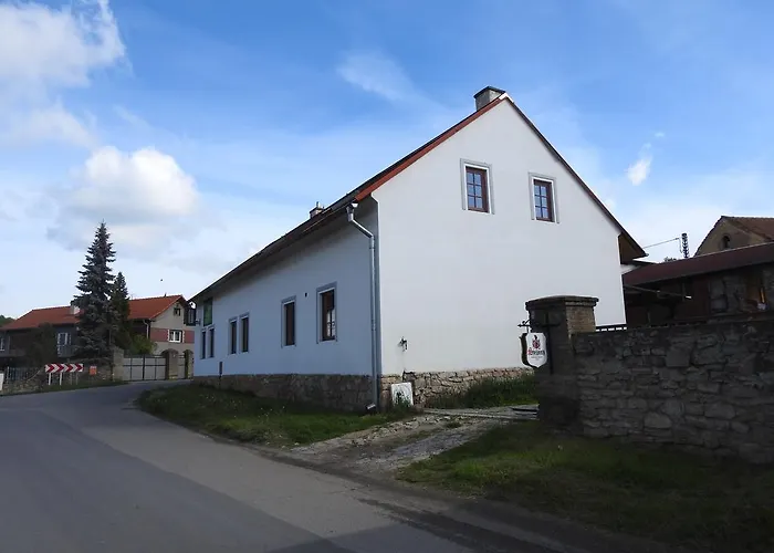 Penzion Restaurace A U Lva 3*